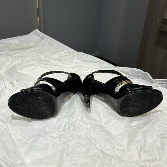 Michael Kors Berkley T Strap Sandals in Size 6 - Picture 6 of 7